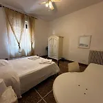 Gare 2 Bed & Breakfast