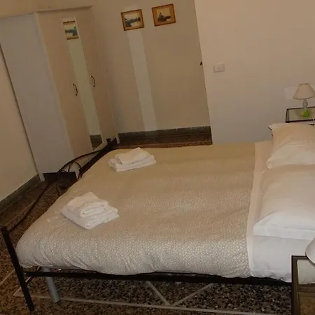 Gare 2 Bed & Breakfast *